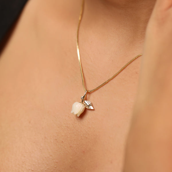 Classic Anti-Tarnish Gold Plated Chain With White Rose Pendant